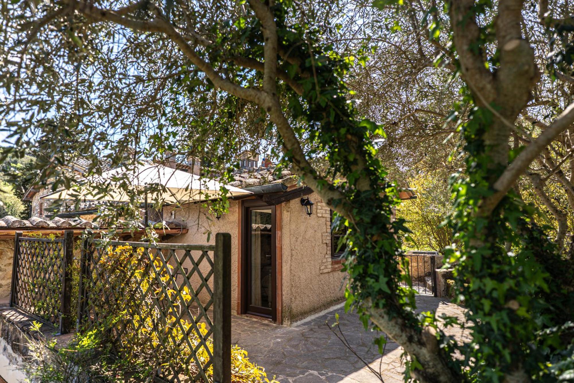 Borgo Il Poggiaccio Residenza D'Epoca Guest House Sovicille Exterior foto